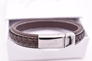 Parisi Armband - Geflochtenes Braunes Lederarmband - Edelstahlverschluss - Damen - Herren - Inkl. Weiße Schmuckschachtel
